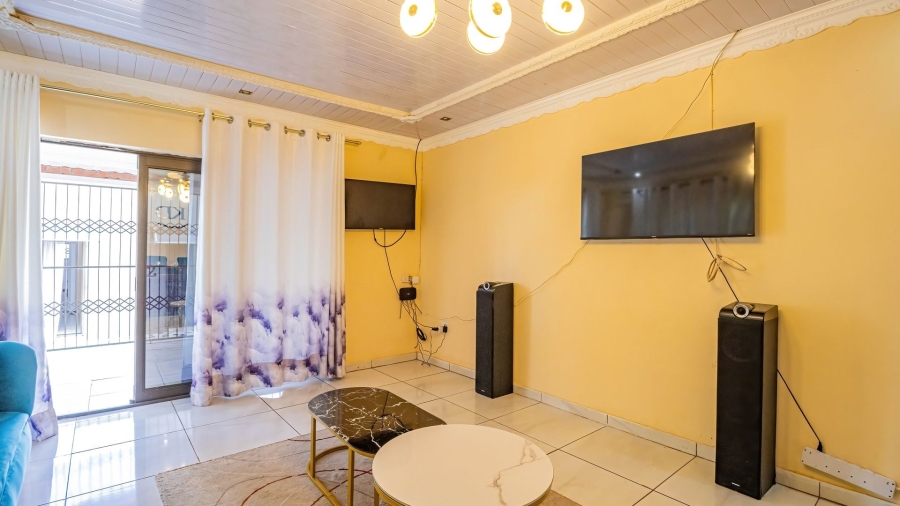 7 Bedroom Property for Sale in Mogwase Unit 4 North West